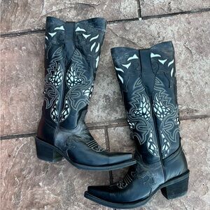 Stylish Black and White Western Heeled Boots